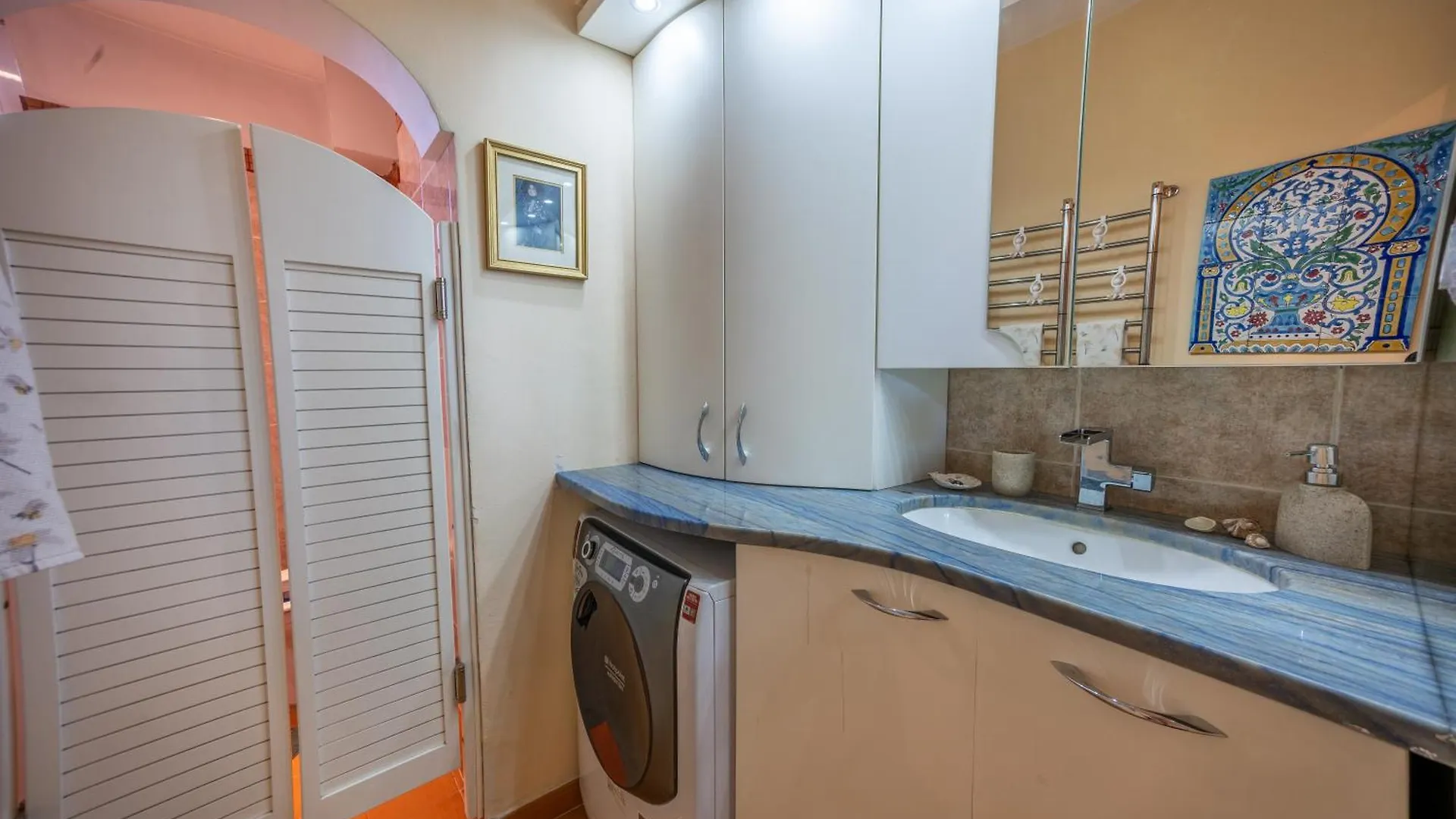 סופיה Spacious 3-Br Central Retreat דירה